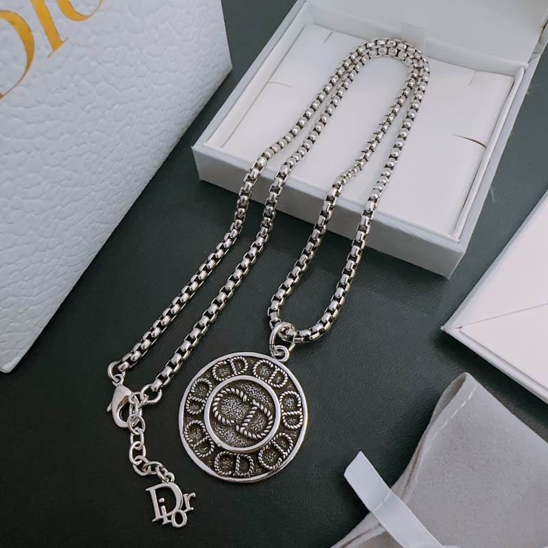 Dior Necklace 05lyr306 (1)